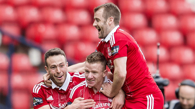 McGinnCelebratesvHibs.png 