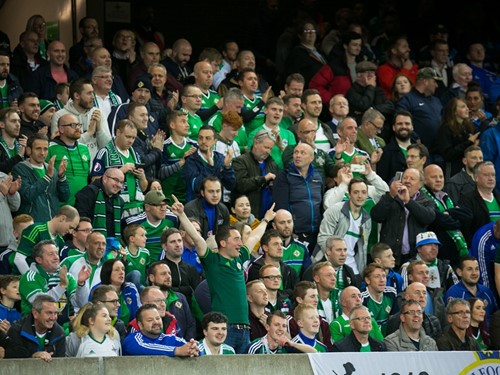 ifa_czechrep_17_fans_0009.jpg