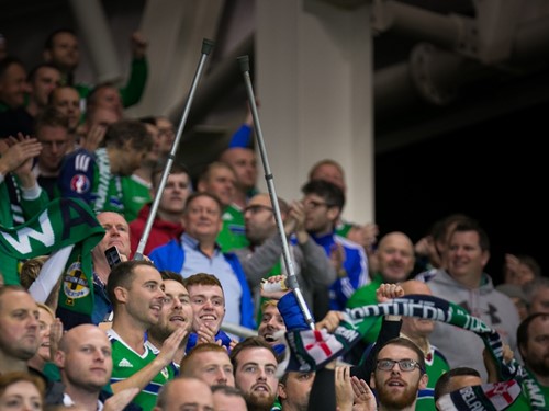 ifa_czechrep_17_fans_0028.jpg