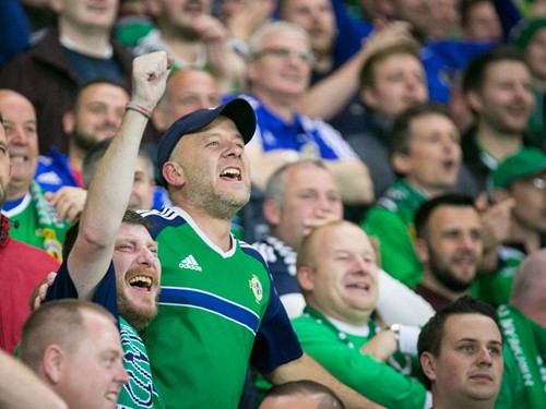 ifa_czechrep_17_fans_0022.jpg