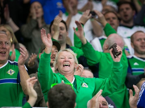 ifa_czechrep_17_fans_0031.jpg