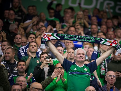 ifa_czechrep_17_fans_0035.jpg