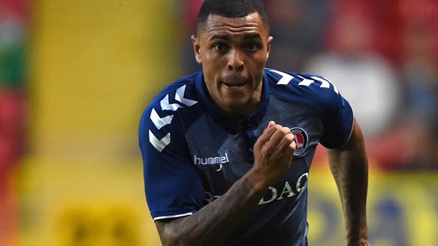 josh magennis charlton.jpg 