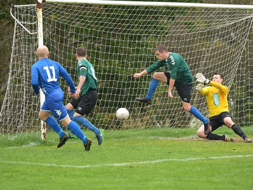 blue no11 alan Thompson opens scoring.jpg