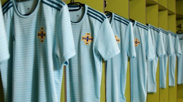 NewAwayShirt.jpg 