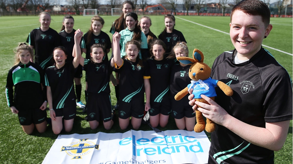 schools cup semi final girls.jpg schools cup semi final girls.jpg