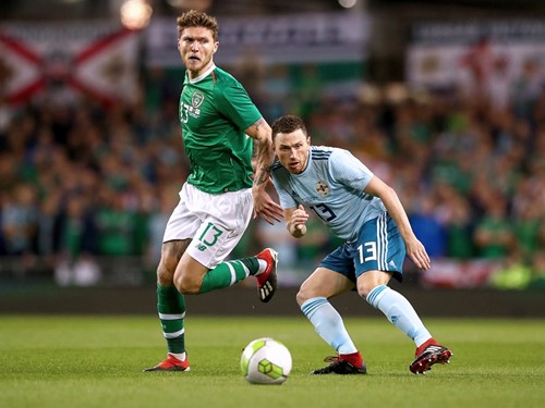 ROI v NI Corry Evans.jpg