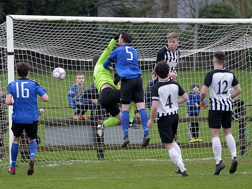 Grant Ellis can only watch as his header goes wide of the post.jpg