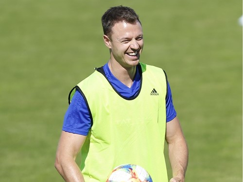 Jonny Evans training Austria1.jpg