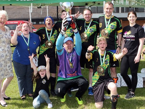 280619GeorgeBestCommunityCup102.JPG (1)
