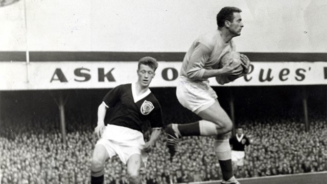 HARRY_GREGG_ACTION_.jpg 