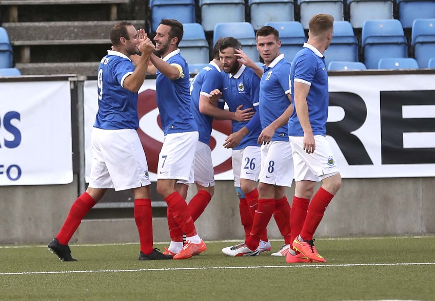 NSI Runavik v Linfield FC July 15