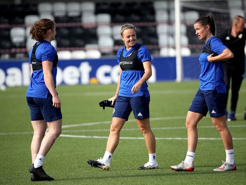 N Ireland women_002.JPG