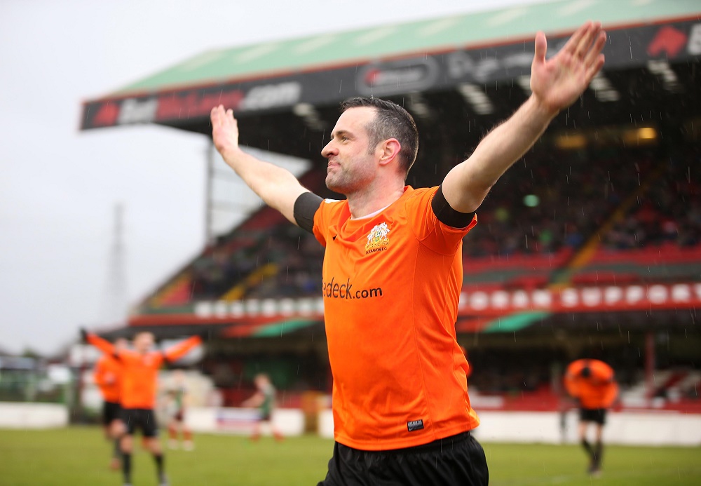 Glentoran v. Glenavon Glentoran v. Glenavon
