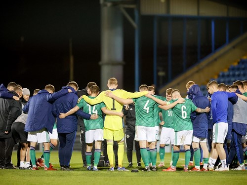 U21s huddle.JPG