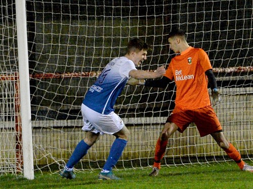 Glenavon Youth Celebrate their 5-1 victory over Glentoran Colts.jpg