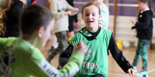 School pupils wear green for Mental Health Awareness... - Vimarsana News
