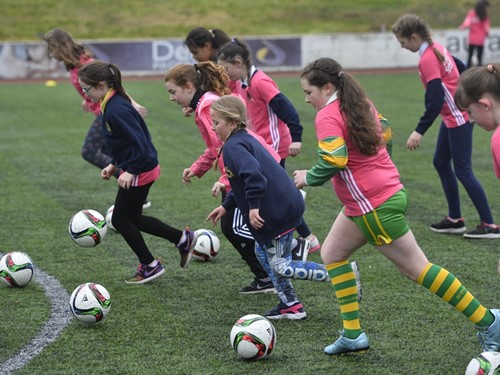 GIRLS FOOTBALL SCHOOL SOLITUDE11.jpg