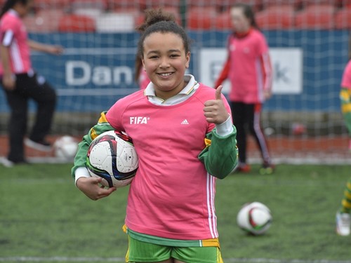GIRLS FOOTBALL SCHOOL SOLITUDE03.jpg