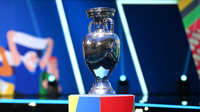 UEFA EURO trophy.png 