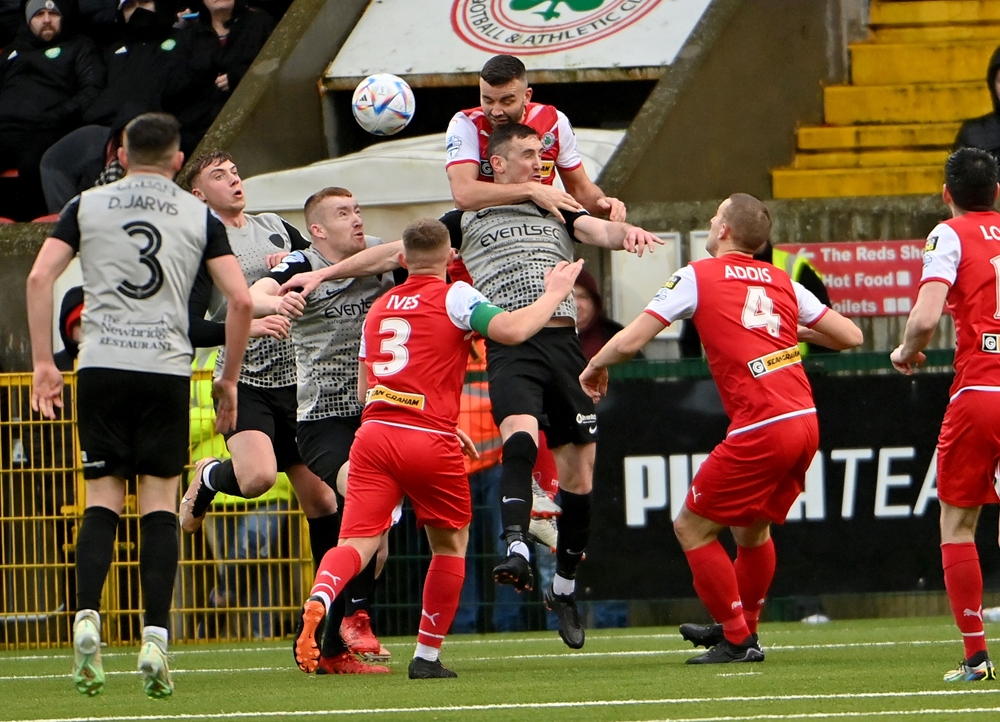 Cliftonville edge out Donegal Celtic - BBC Sport