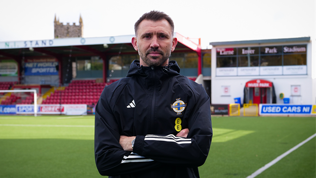 Gareth McAuley Larne.png 