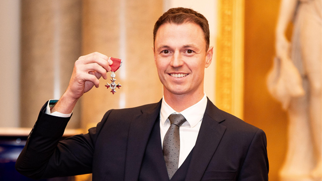 Jonny Evans MBE Palace.png 