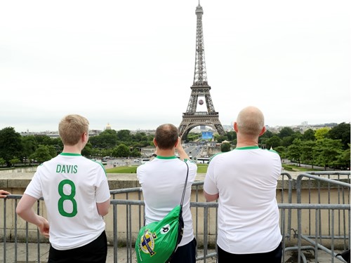 Fans in Paris_003.JPG