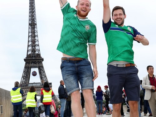 Fans in Paris_004.JPG