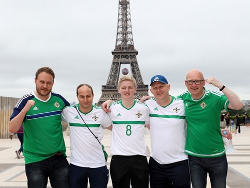 Fans in Paris_002.JPG
