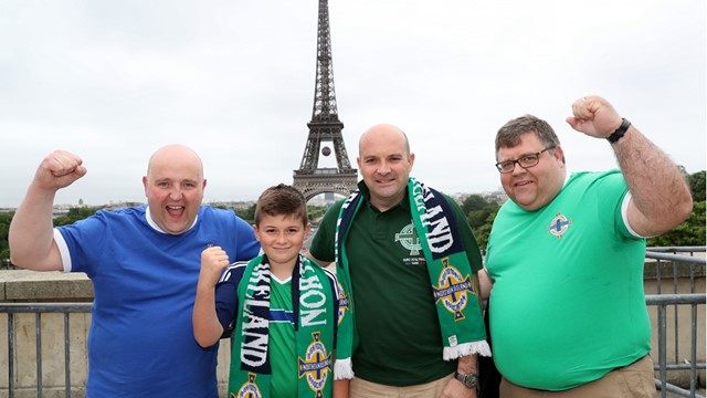 Fans in Paris_009.JPG 