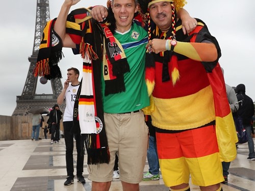 Fans in Paris_014.JPG
