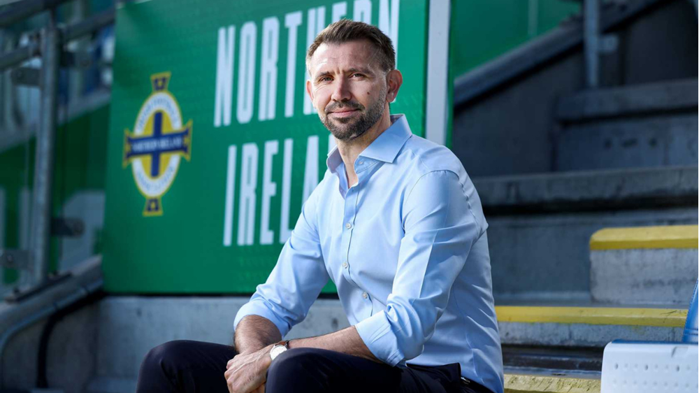 Gareth McAuley On Steps 1.png 