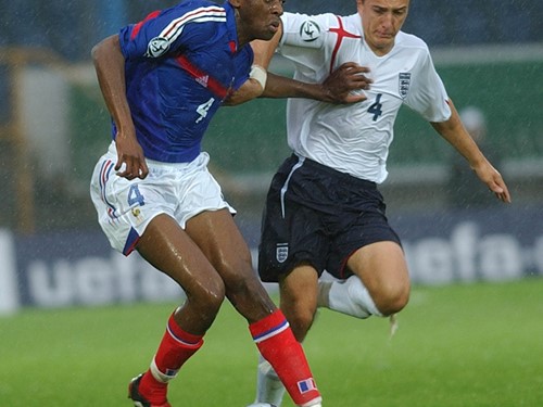 U19 Euros 2005 Mark Noble v FRA.jpg