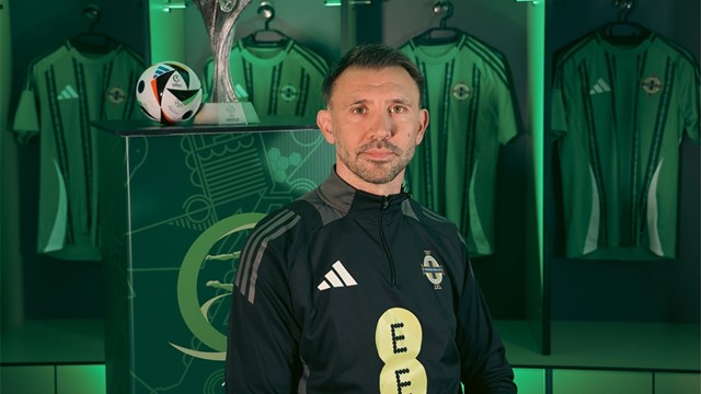 Gareth McAuley.jpg 