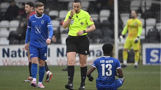 Louise Thompson Crues v Glenavon.jpg (1) 