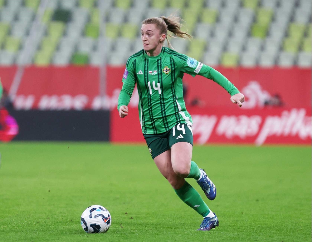 Lauren Wade on Ball.jpg 