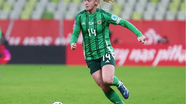 Lauren Wade on Ball.jpg 