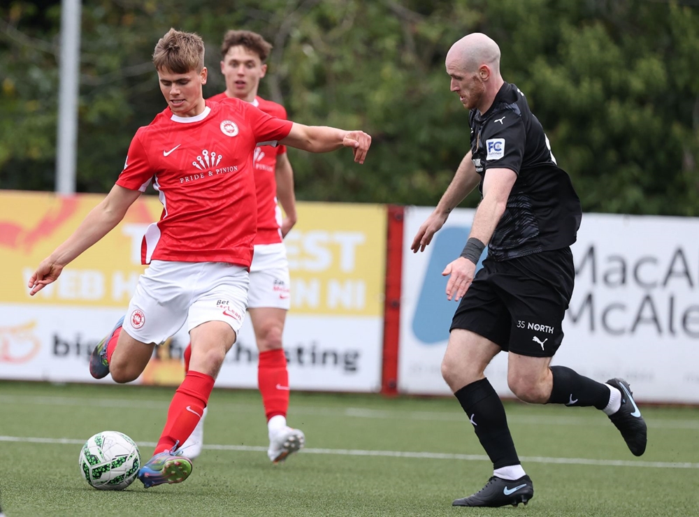 James Simpson In Action.jpg 