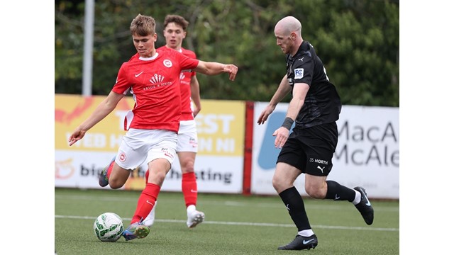 James Simpson In Action.jpg 