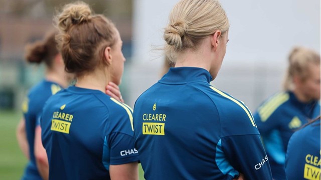 Clearer Twist Training Tops 1.jpg 