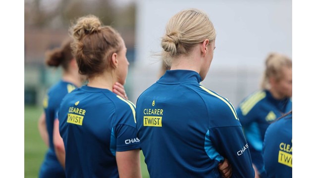 Clearer Twist Training Tops 1.jpg 