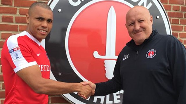 Josh-Magennis-Signs-for-Charlton.jpg 