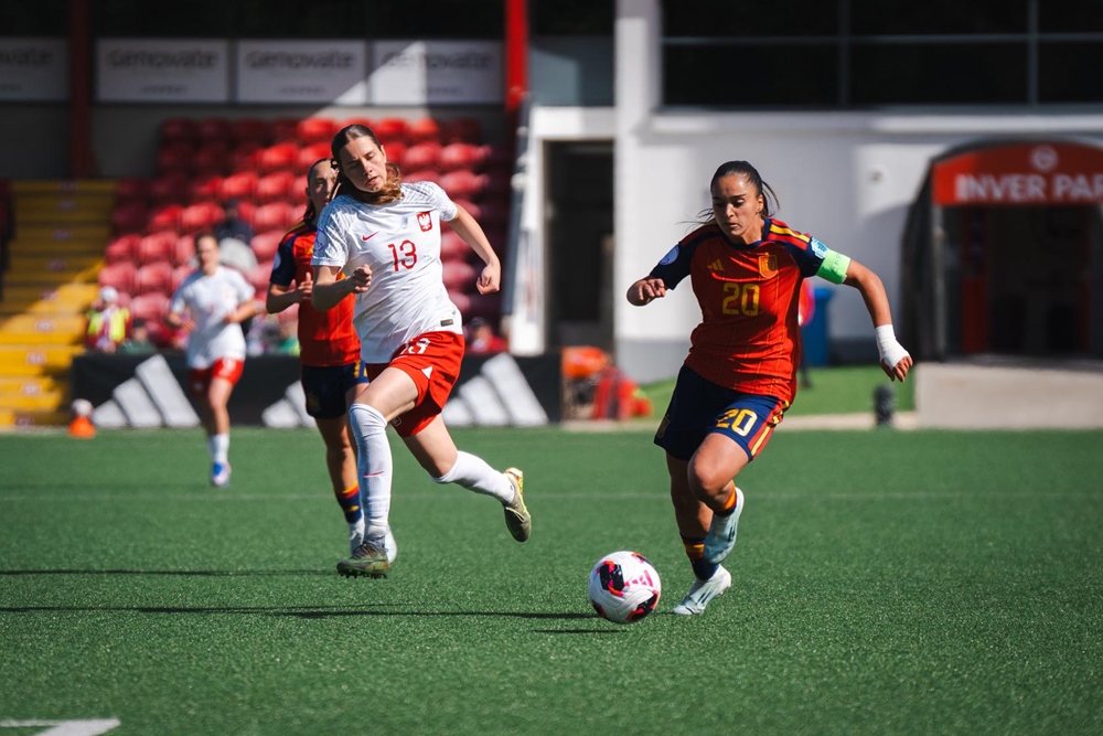 ESP v POL Inver Park 1.jpg 