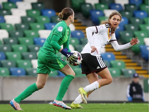 WU17 Euro GER v FRA 13.jpg