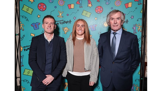 2. L-R Steven Davis, Rachel Furness and Pat Jennings.jpg 